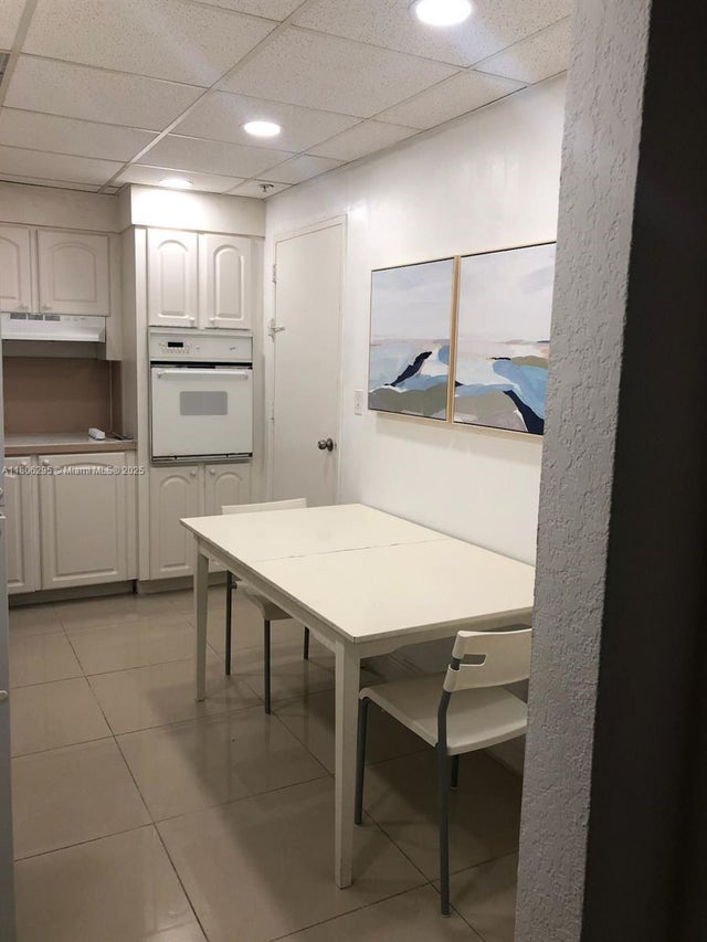 5 of 30 - 3901 S Ocean Dr 1b, Hollywood, FL