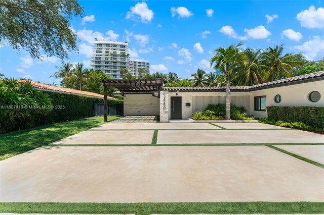 1 of 43 - 4250 Bay Point Rd, Miami, FL