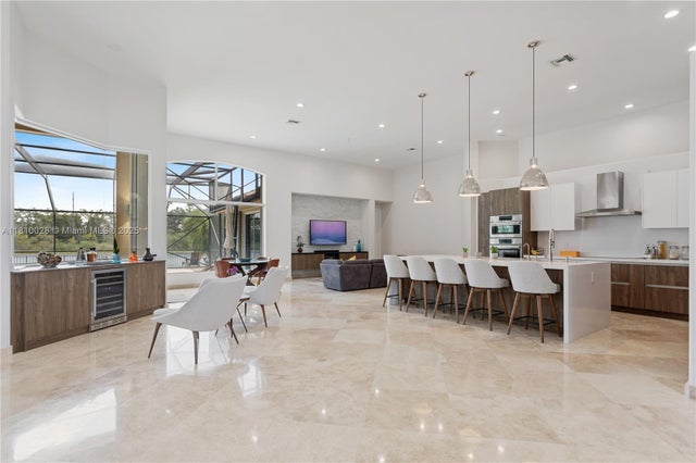 1 of 34 - 146 Dockside Cir, Weston, FL