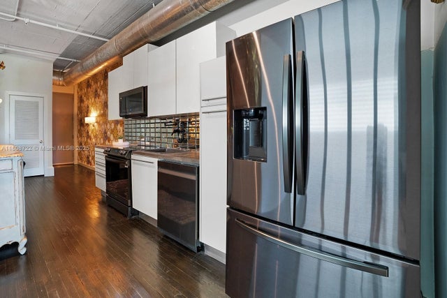 4 of 15 - 1700 Meridian Ave 304, Miami Beach, FL