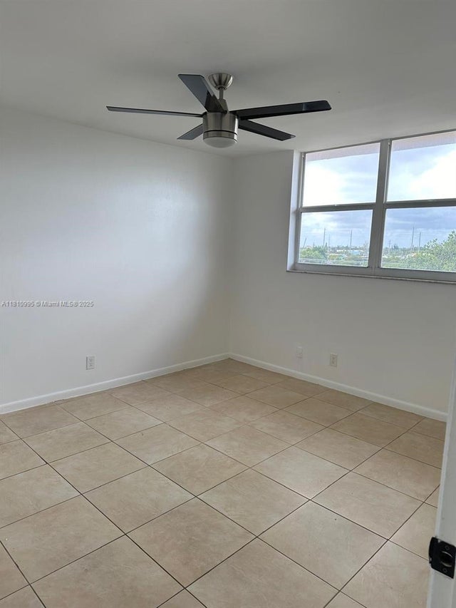 4 of 10 - 1830 Dixieanna St 606, Hollywood, FL