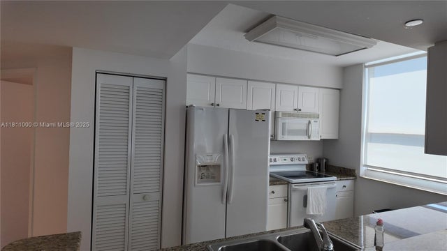 3 of 36 - 19501 W Country Club Dr 1213, Aventura, FL