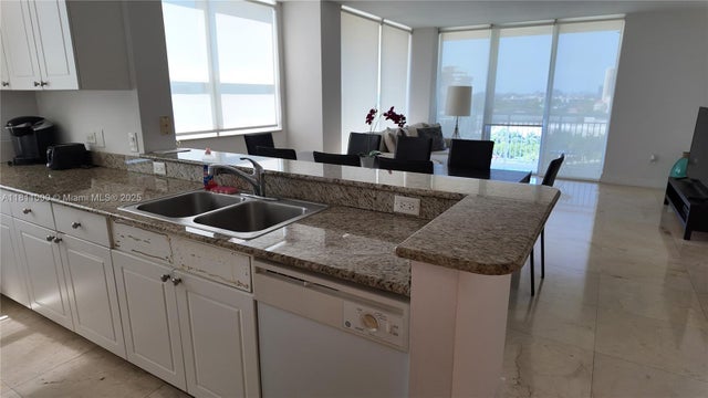 4 of 36 - 19501 W Country Club Dr 1213, Aventura, FL