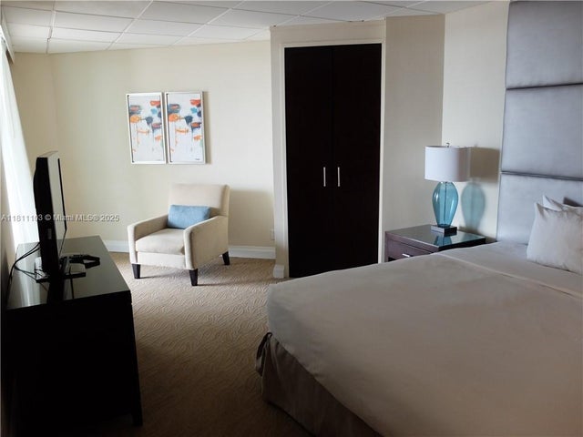 5 of 9 - 2670 E Sunrise Blvd 523, Fort Lauderdale, FL