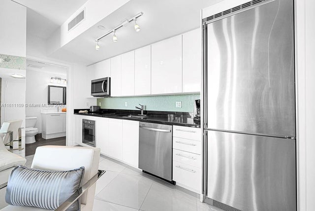 2 of 20 - 92 Sw 3rd St 4806, Miami, FL