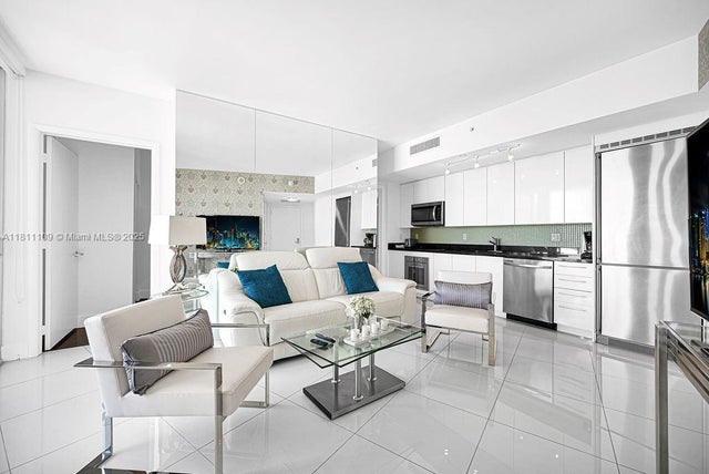 4 of 20 - 92 Sw 3rd St 4806, Miami, FL
