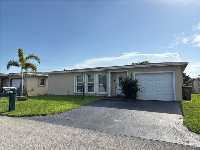 4911 Nw 14th Ave, Deerfield Beach