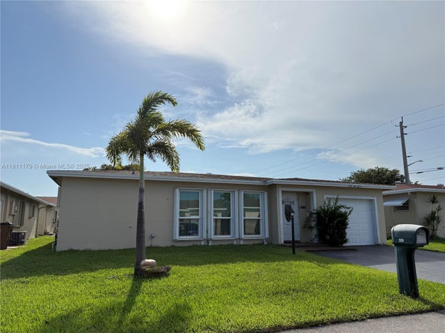 3 of 3 - 4911 Nw 14th Ave, Deerfield Beach, FL