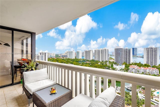 4 of 57 - 1000 Island Blvd 2508, Aventura, FL