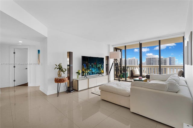5 of 57 - 1000 Island Blvd 2508, Aventura, FL