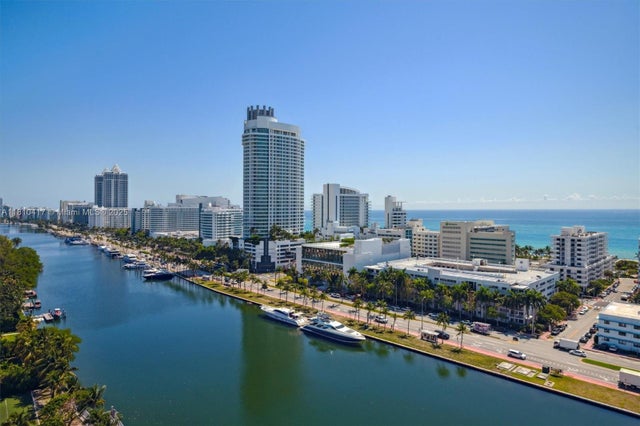 3 of 20 - 4101 Pine Tree Dr 1715, Miami Beach, FL