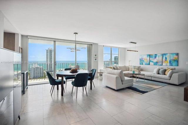 5 of 20 - 4101 Pine Tree Dr 1715, Miami Beach, FL