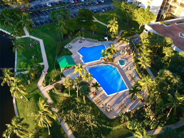 2 of 30 - N/A, Aventura, FL
