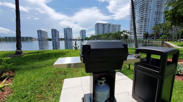 5 of 30 - N/A, Aventura, FL