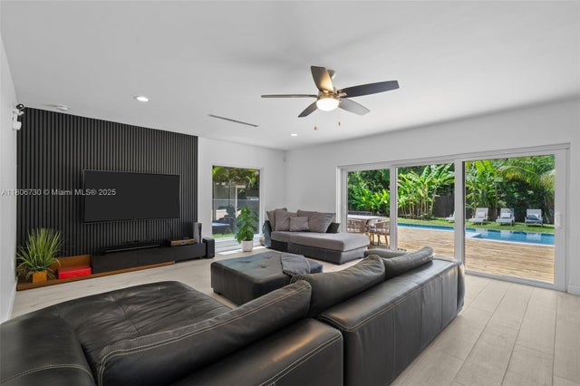 5 of 57 - 5943 Sw 62nd St, South Miami, FL