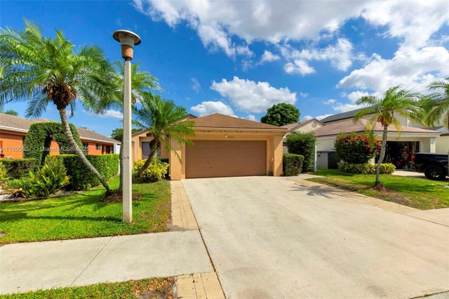 1 of 41 - 3831 Nw 21st St, Coconut Creek, FL