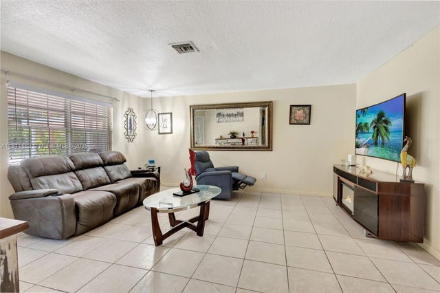 4 of 33 - 4035 N 110th Ave N, West Palm Beach, FL