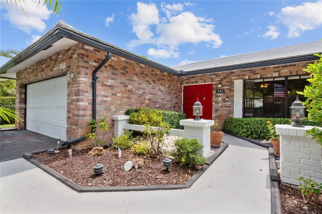 4 of 42 - 988 Nw 110th Ave, Coral Springs, FL