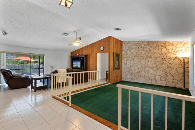 5 of 42 - 988 Nw 110th Ave, Coral Springs, FL