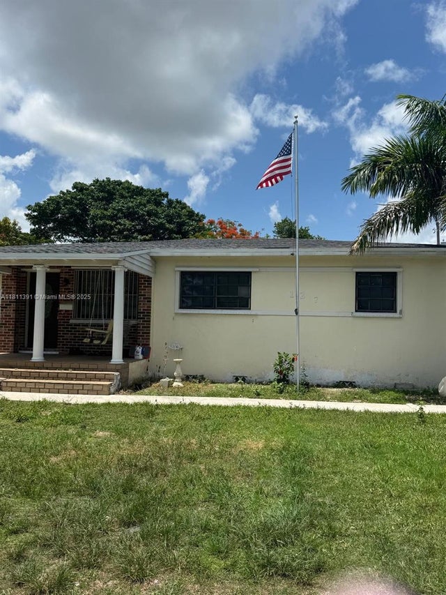 2 of 14 - 127 Nw 14th St, Homestead, FL