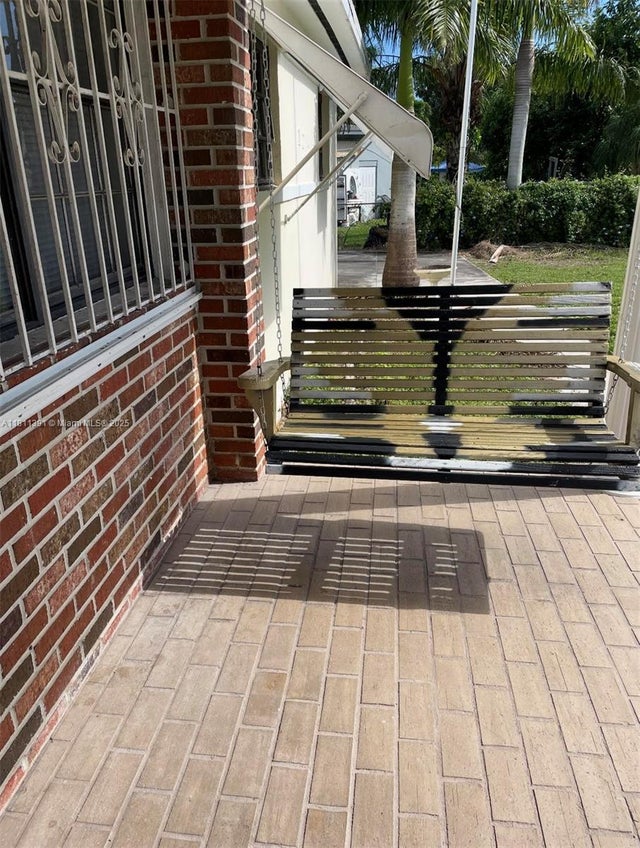 3 of 14 - 127 Nw 14th St, Homestead, FL