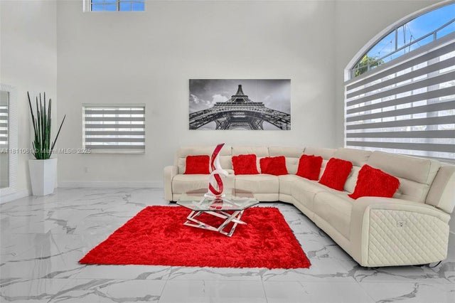 4 of 46 - 23161 Sw 107th Ave, Miami, FL