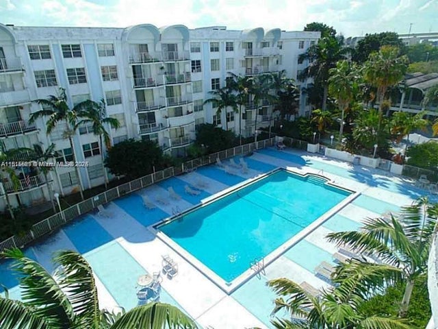 1 of 12 - 486 Nw 165th St Rd B-303, Miami, FL