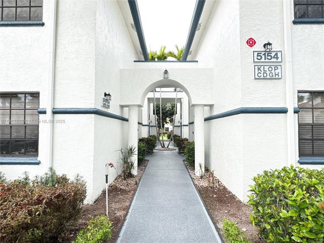 2 of 52 - 5154 Floria Dr O, Boynton Beach, FL