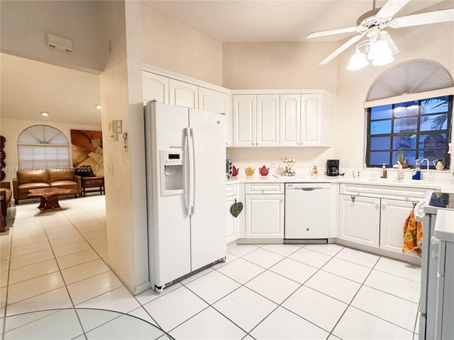 4 of 52 - 5154 Floria Dr O, Boynton Beach, FL