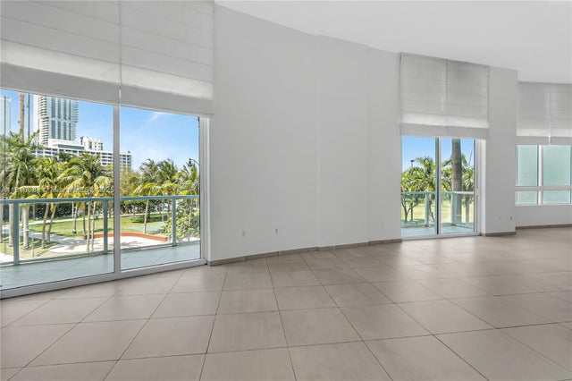 3 of 17 - 1900 N Bayshore Dr 507, Miami, FL