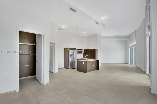 4 of 17 - 1900 N Bayshore Dr 507, Miami, FL