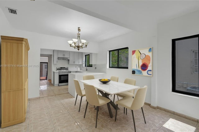 4 of 20 - 1622 Sw 15th St, Miami, FL