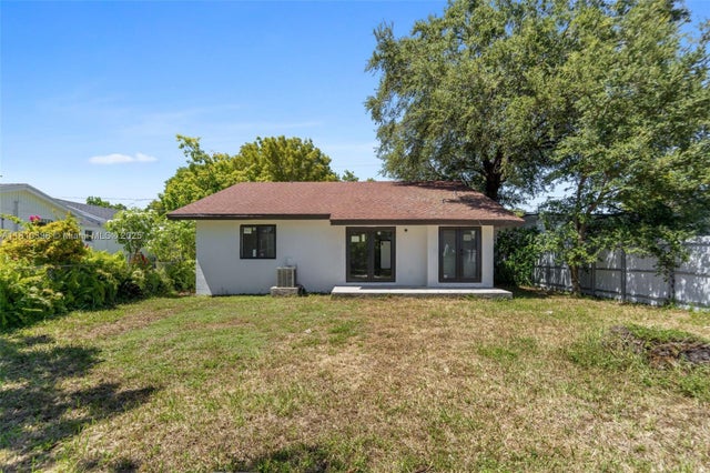 5 of 26 - 1360 Nw 59th St, Miami, FL