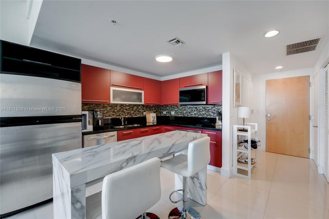 4 of 15 - 244 Biscayne Blvd 644, Miami, FL