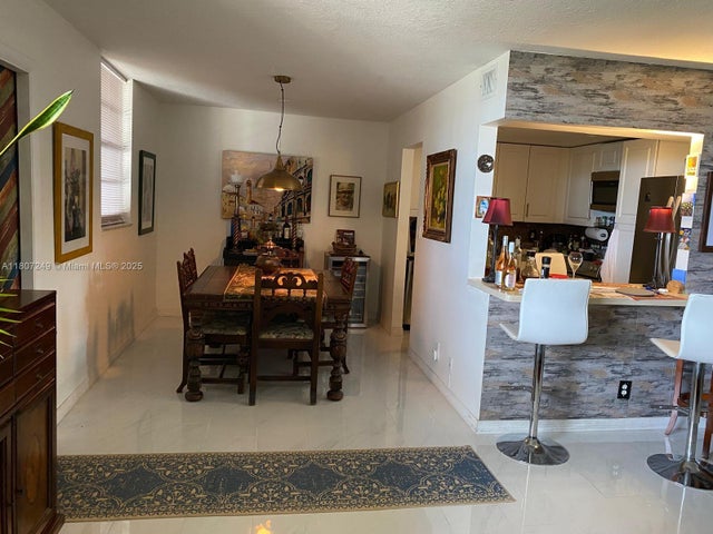 2 of 8 - 1811 Jefferson St 607, Hollywood, FL
