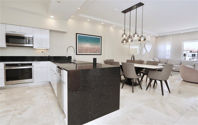 3 of 47 - 3900 Island Bl Ph 2, Aventura, FL
