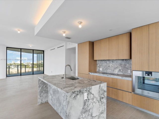 2 of 46 - 500 Alton Rd 805, Miami Beach, FL