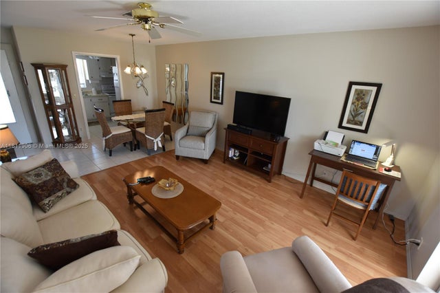 1 of 33 - 2862 W Crosley Dr C, West Palm Beach, FL