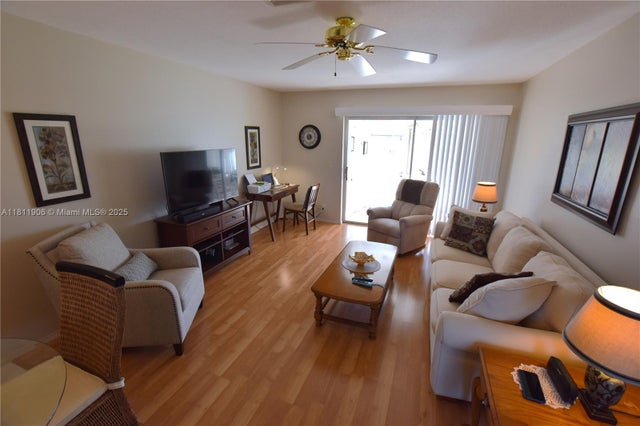 5 of 33 - 2862 W Crosley Dr C, West Palm Beach, FL