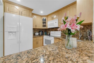 Photo of Listing #A11811946