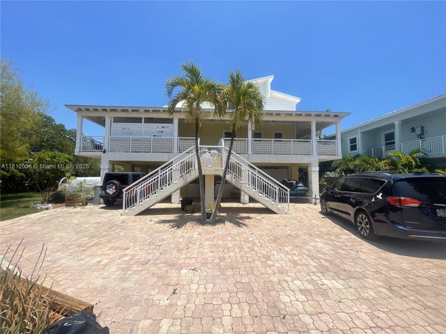 1 of 14 - 894 Ellen Dr, Key Largo, FL