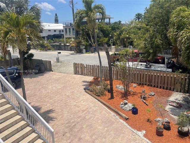 2 of 14 - 894 Ellen Dr, Key Largo, FL