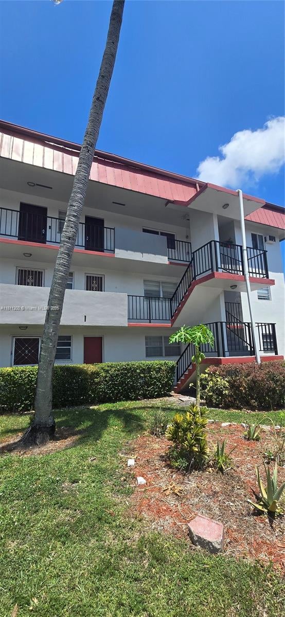2 of 9 - 1400 Ne 191st St 225, Miami, FL
