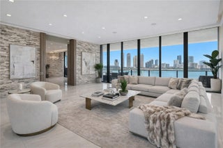 Photo of Listing #A11805475