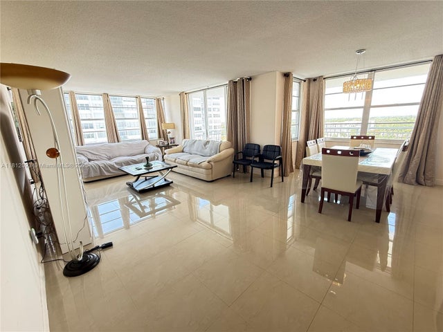 3 of 21 - 18051 Biscayne Blvd 1505, Aventura, FL