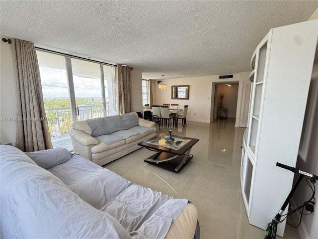 4 of 21 - 18051 Biscayne Blvd 1505, Aventura, FL