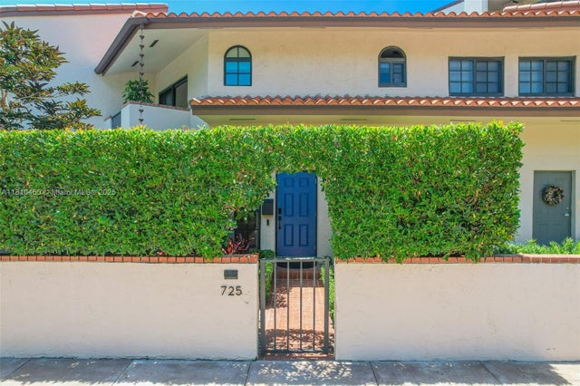 3 of 41 - 725 Biltmore Ct, Coral Gables, FL