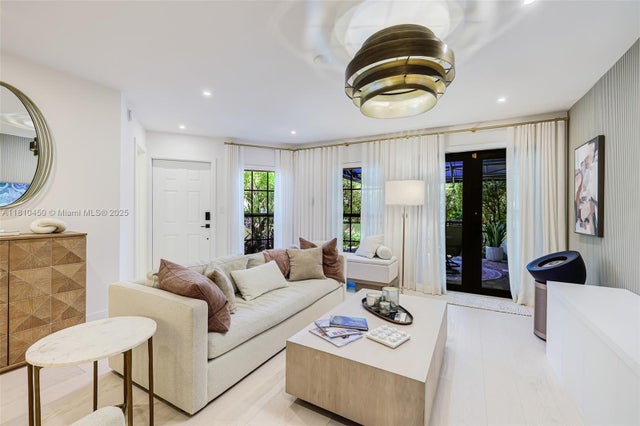 4 of 41 - 725 Biltmore Ct, Coral Gables, FL