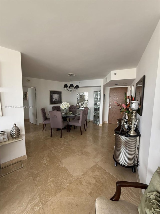3 of 15 - 1000 Island Blvd 911, Aventura, FL