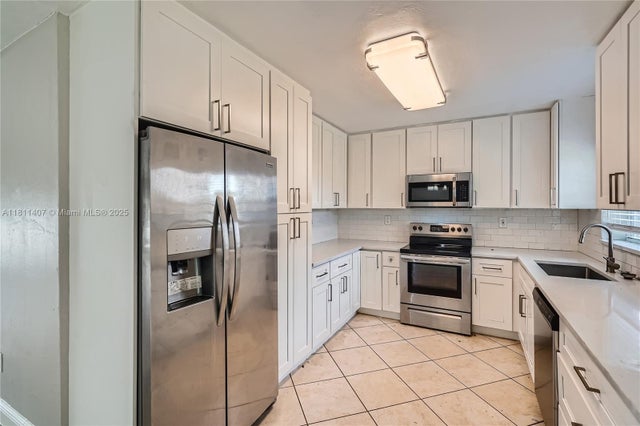 4 of 22 - 20701 Eagle Nest Rd, Cutler Bay, FL
